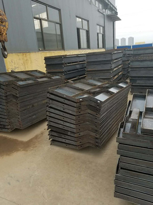 以品質(zhì)與服務(wù)贏得市場——論高鐵防撞墻模具與防撞護欄模具在建設(shè)發(fā)展中的關(guān)鍵作用